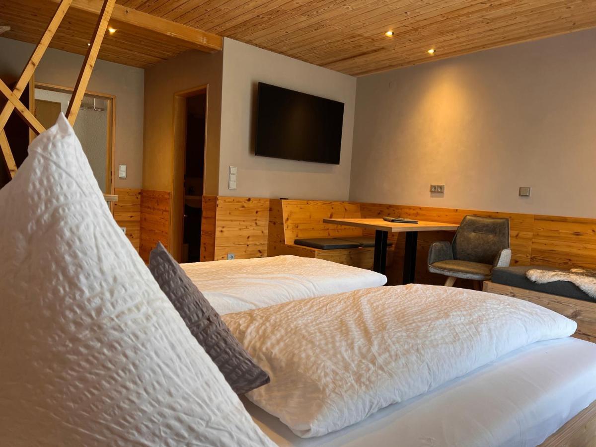 Hotel Garni Gästehaus Edlhuber Mittenwald Exteriör bild