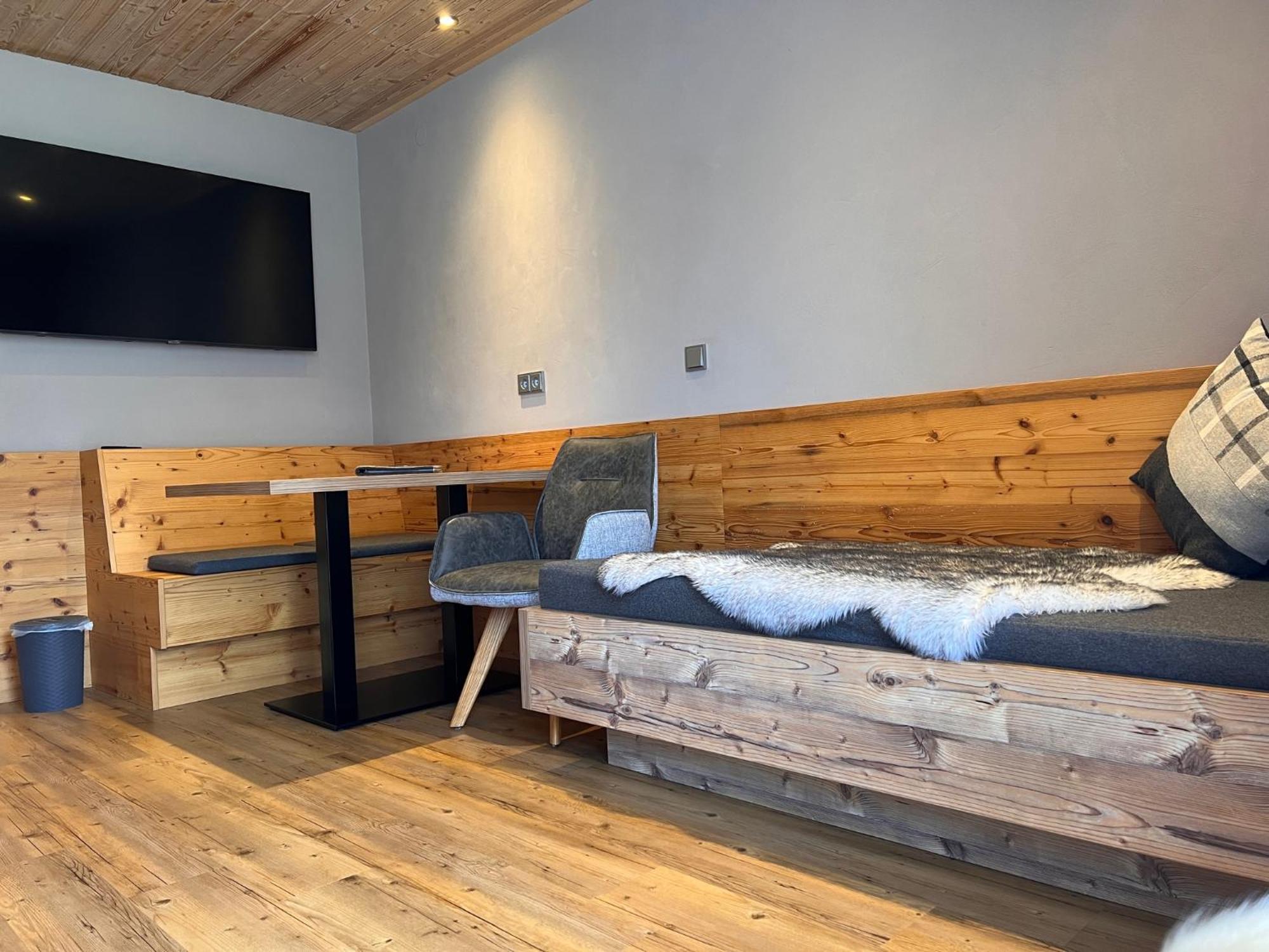 Hotel Garni Gästehaus Edlhuber Mittenwald Exteriör bild